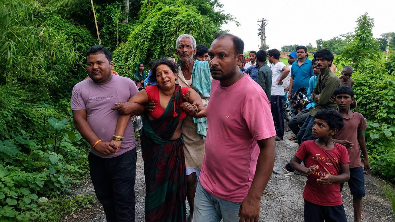 कटिहार: 24 घंटे से लापता ई-रिक्शा चालक किशोर का धान के खेत में मिला शव, हाथ-पैर बंधे और शरीर पर जख्म