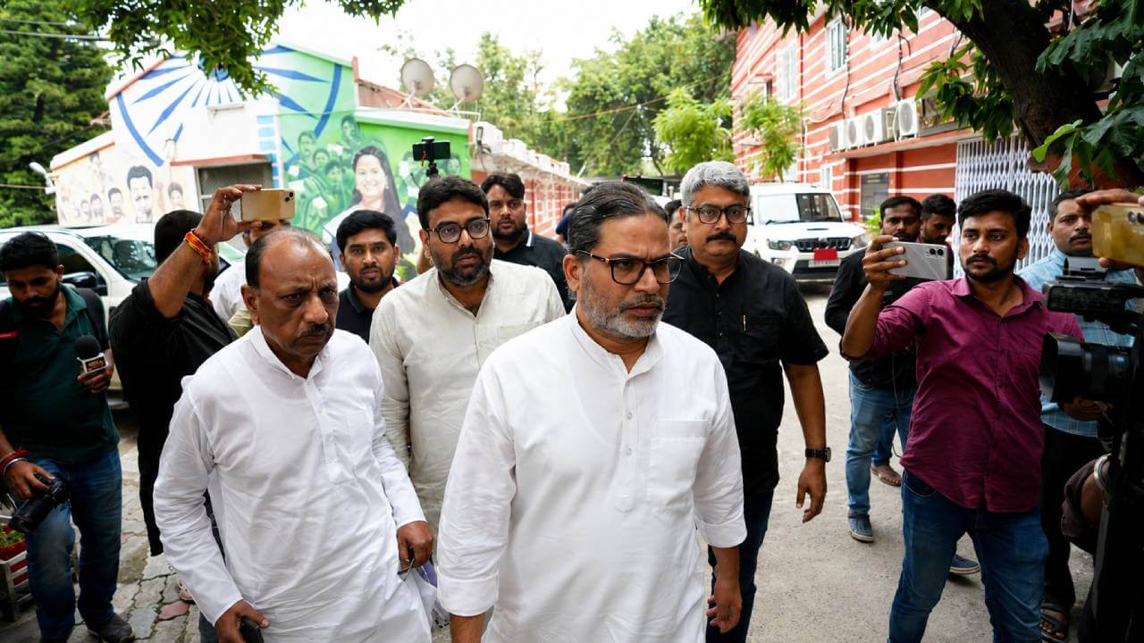बांकीपुर उपचुनाव पर प्रशांत किशोर का आरोप, एसएसपी समेत पुलिस अधिकारियों के खिलाफ चुनाव आयोग में शिकायत