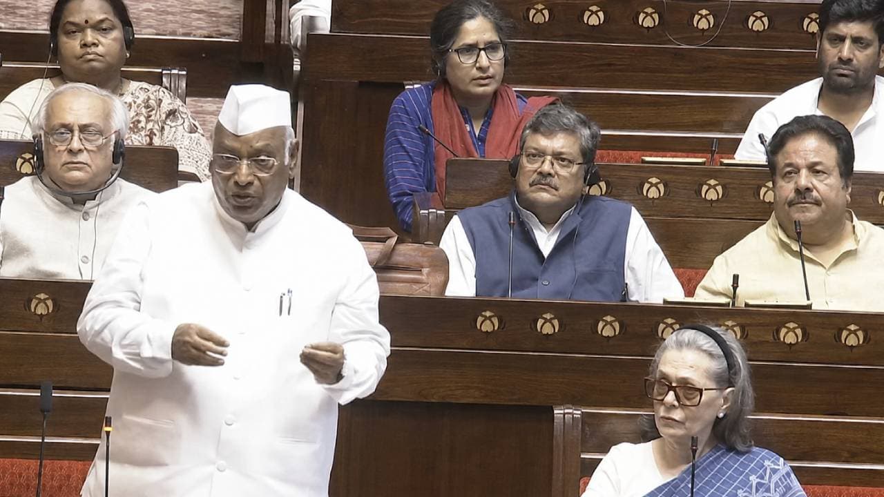 खरगे की रैली के बाद मंच का ‘शुद्धीकरण’, राज्यसभा में गरमाया मामला; नड्डा बोले-जांच होगी, दोषियों पर कार्रवाई